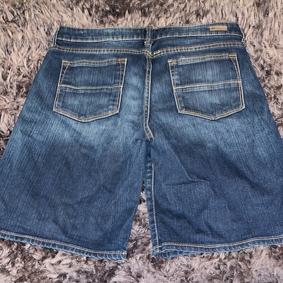 Kut from the Kloth Catherine
Boyfriend Shorts Womens 10
Cotton Stretch 5 Pocket - Picture 7 of 9
